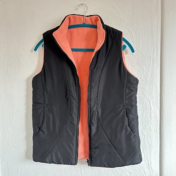 Carolyn Taylor Reversible Zip Up Fleece and Puffer Vest - Picture 8 of 14